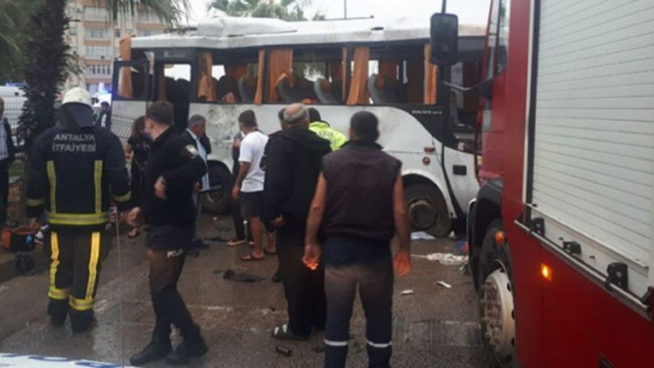 Antalya'da kaza: Çok sayıda turist yaralı