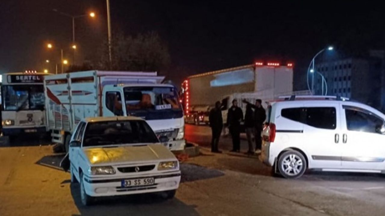 Mersin'de zincirleme kaza: Yaralılar var