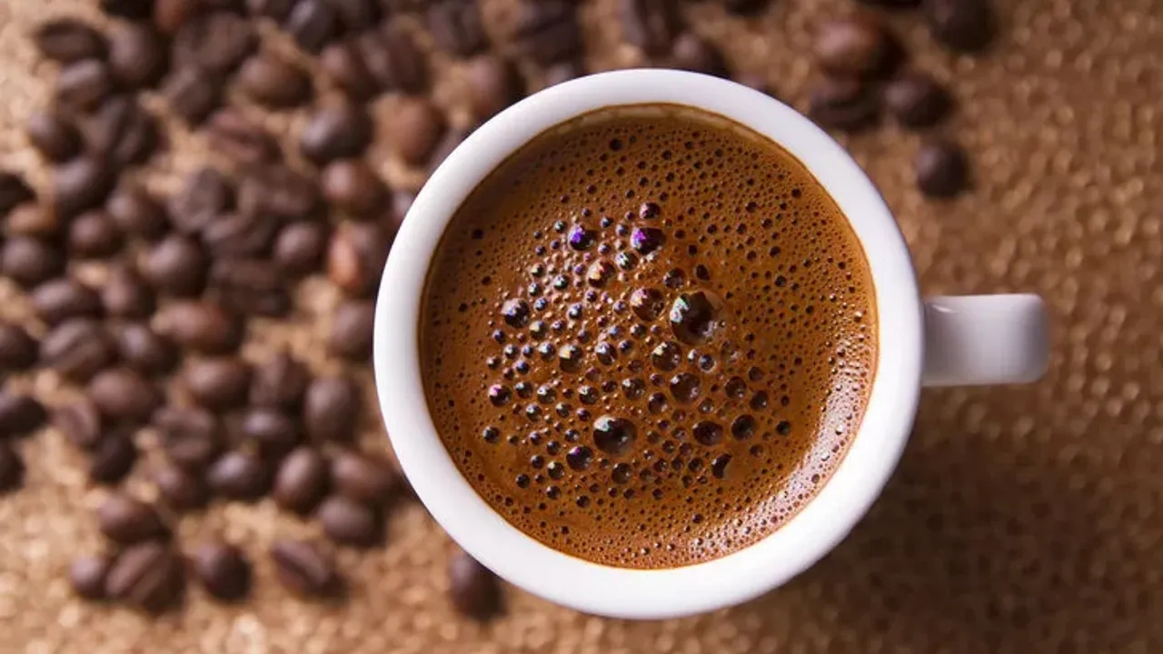 Fiyat düşüşü Türkiye'ye yansımadı: Kahvenin de tadı kaçtı