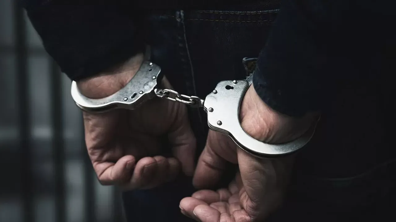 İzmir'de otomobil hırsızlığı yapan 2 kişi tutuklandı