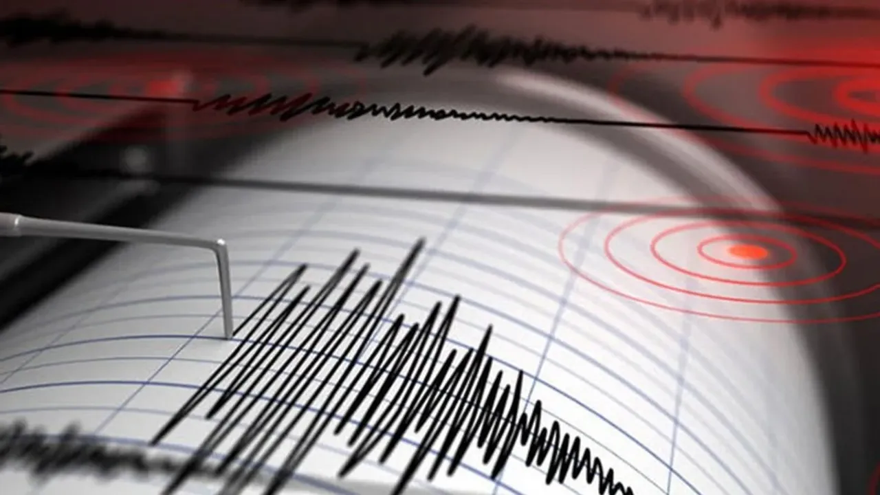İzmir'de deprem! 3,4 ile sallandı