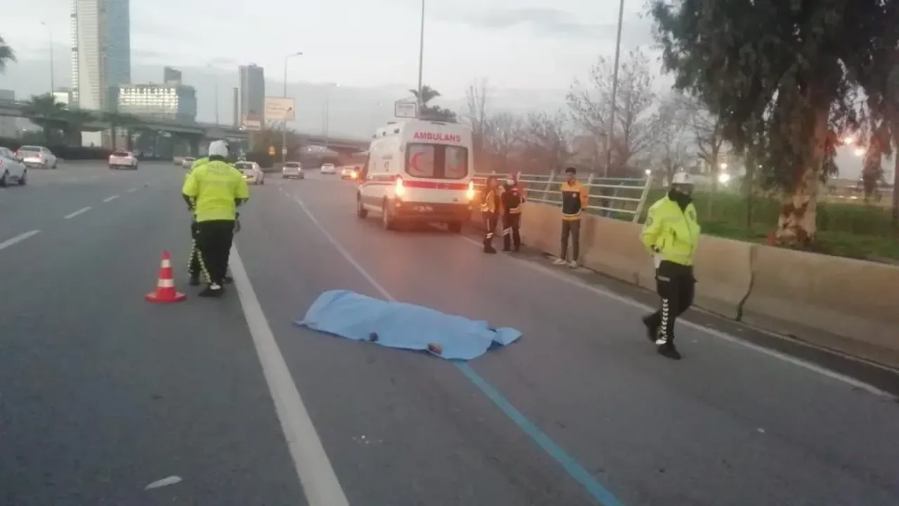 Konak'ta ölümlü kaza: Sürücü kaçtı