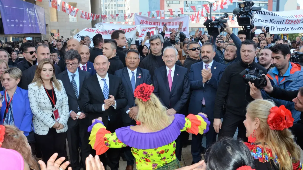 İzmir'de Roman Buluşması: Kılıçdaroğlu, sandığı işaret etti