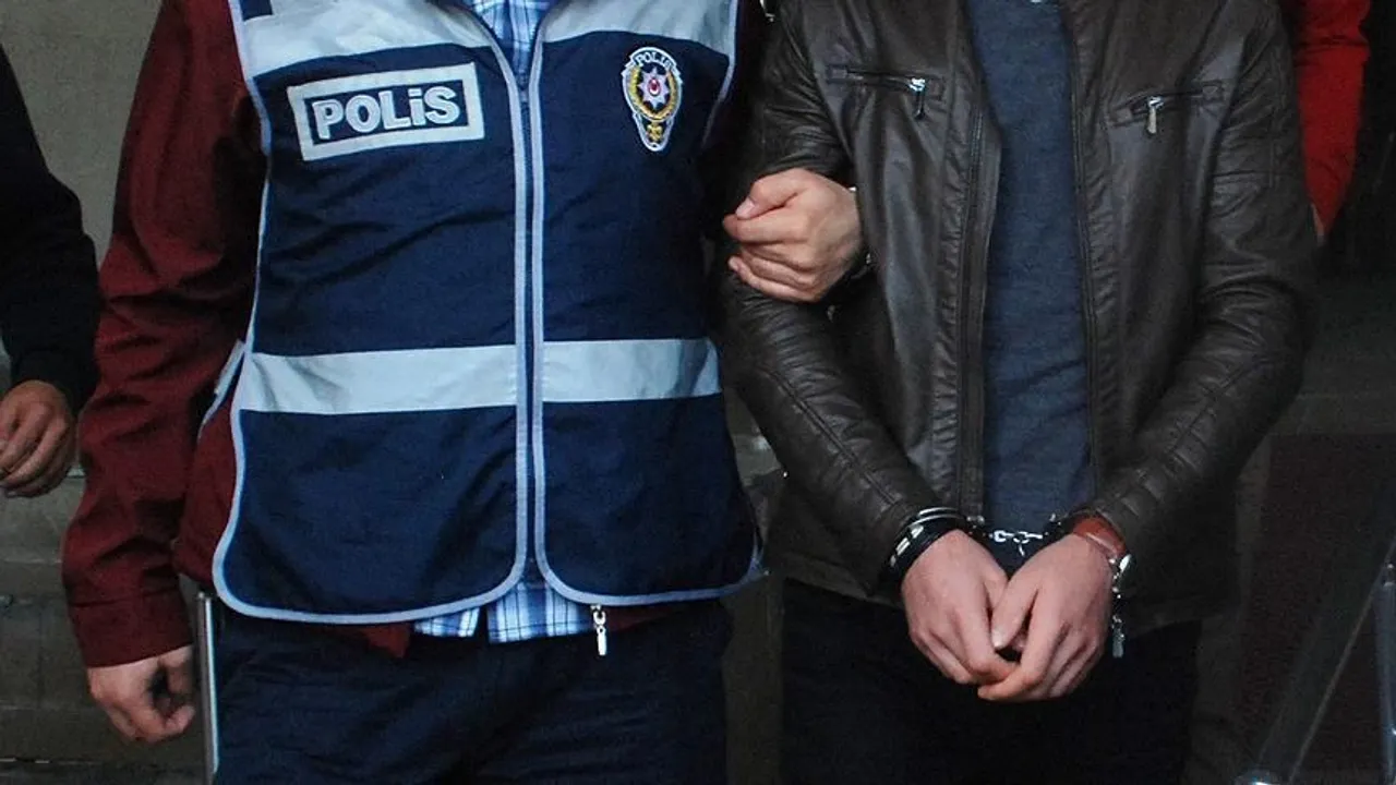 İzmir'de yakalanan firari hükümlü cezaevine gönderildi