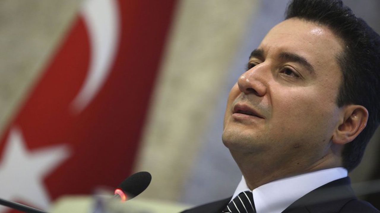 Ali Babacan, ‘Halk Dayanışması’na bir maaşını bağışladı