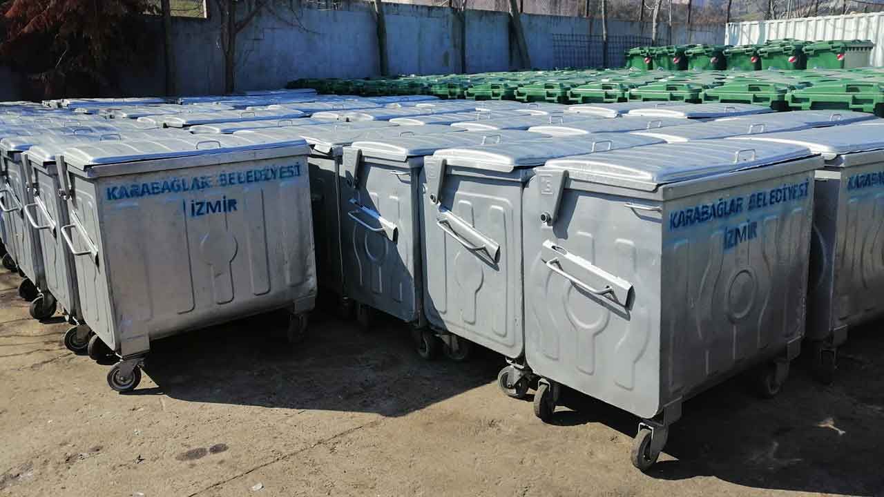 Karabağlar Belediyesi'nden deprem bölgesine çöp konteyneri