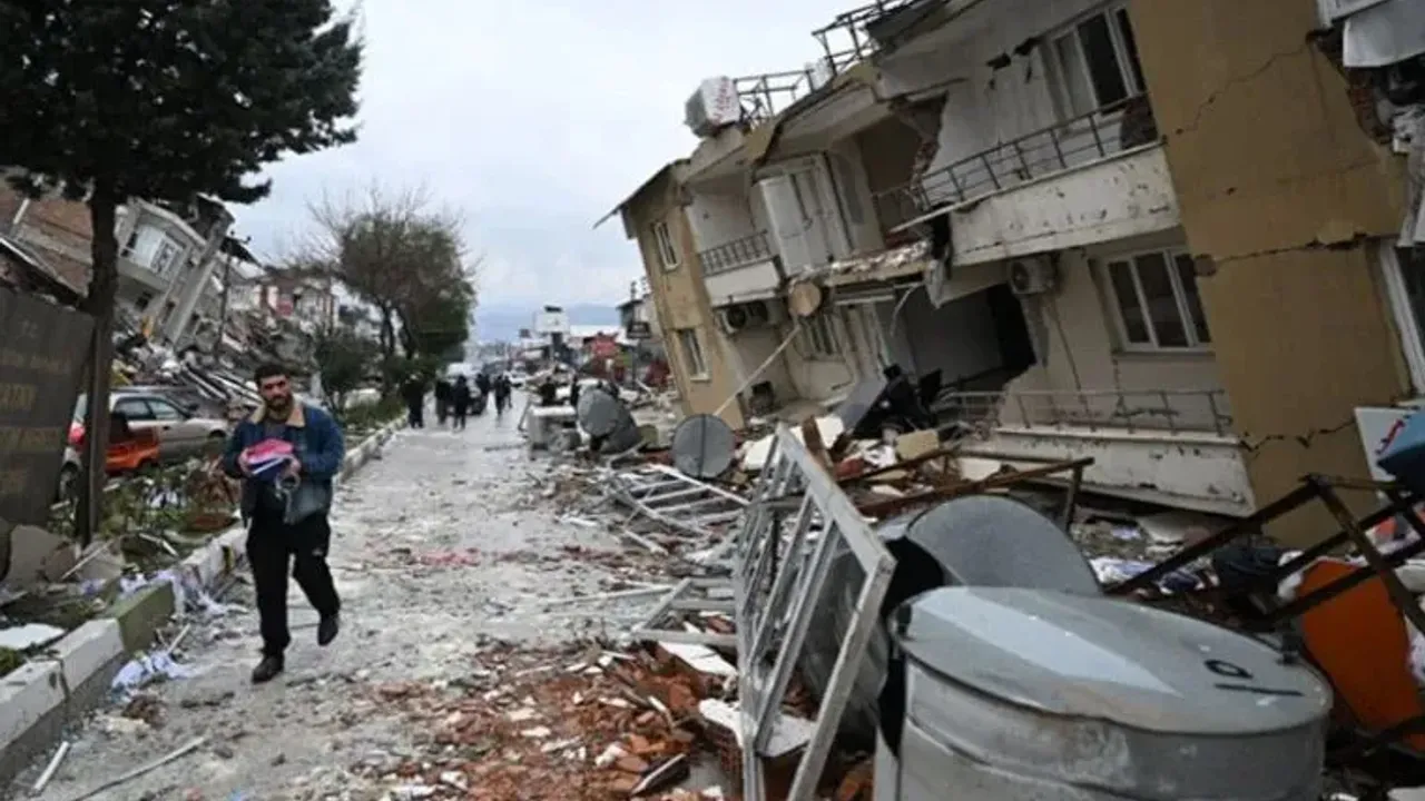 Hatay'da depremzede polis anlattı: Kaderimize terk edildik