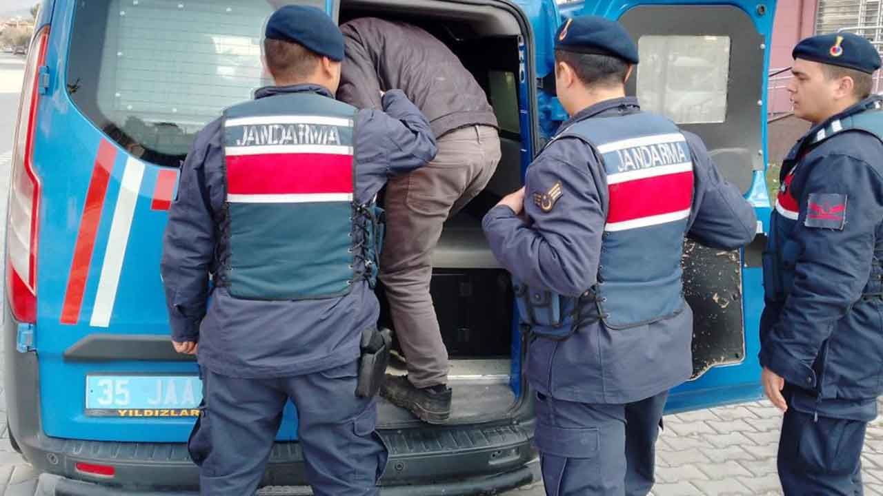 "Jandarma Dedektifleri" İzmir'de 21 kişiyi yakaladı!