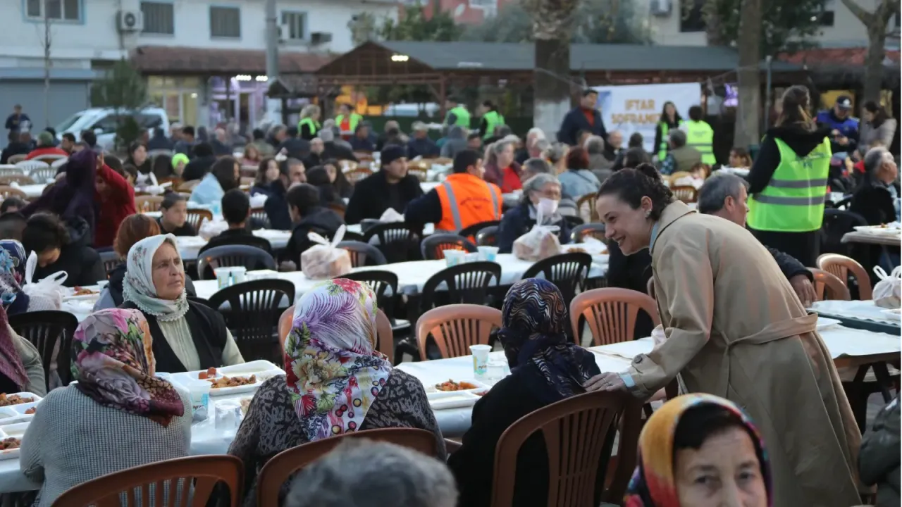 Efes Selçuk Ramazan’da dayanışmayı büyütüyor