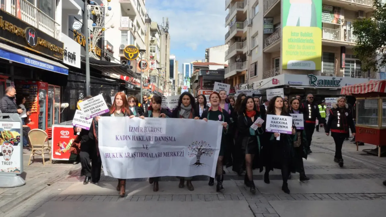 İzmirli avukatlardan 8 Mart mesajı: Asla bu düzene alışmayacağız