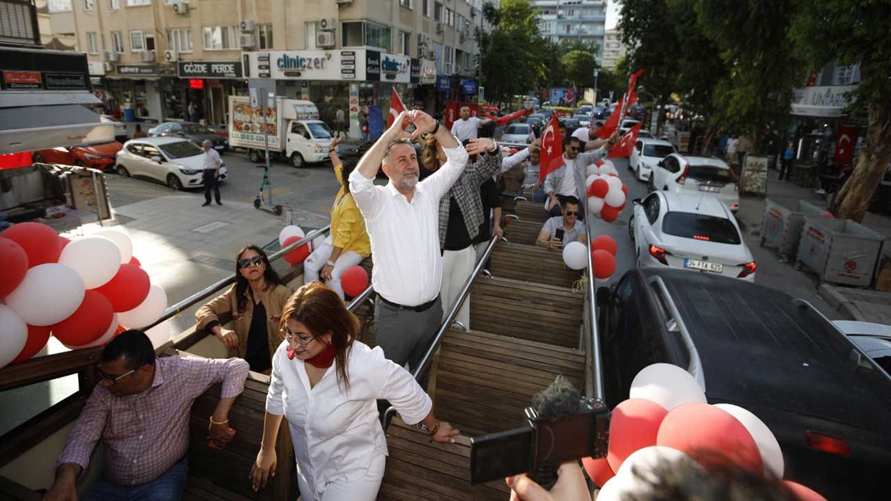 Bayraklı'da sokak sokak 19 Mayıs coşkusu