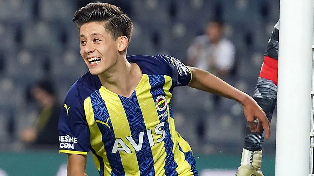 Fenerbahçe, Arda Güler'in sözleşmesini uzattı!