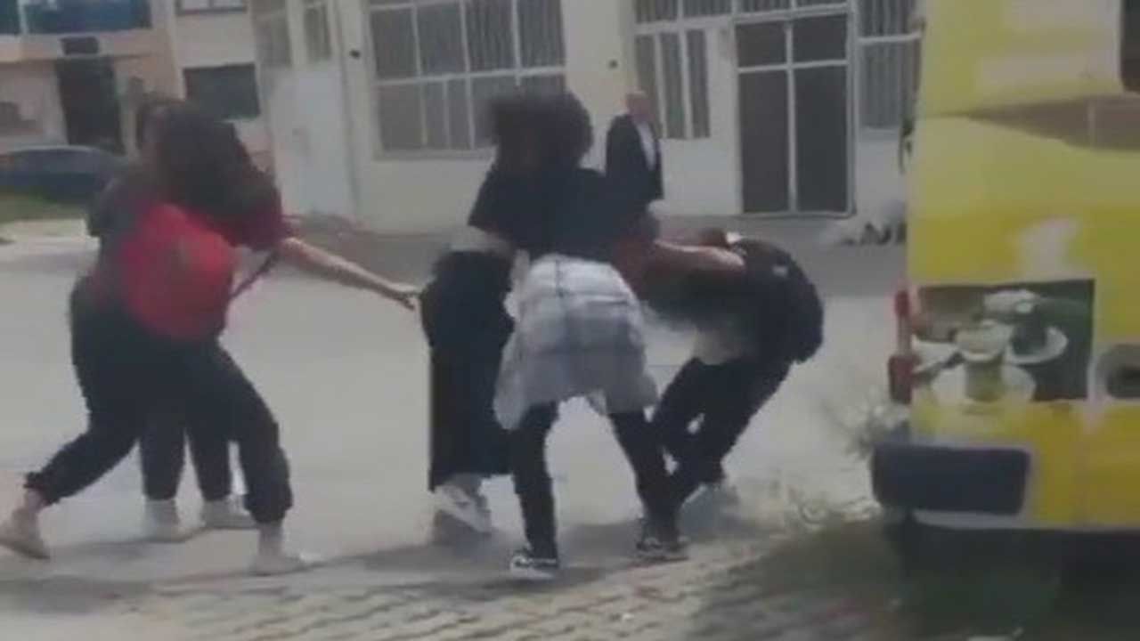 İzmir'de bu kez kız öğrenciler kavga etti!