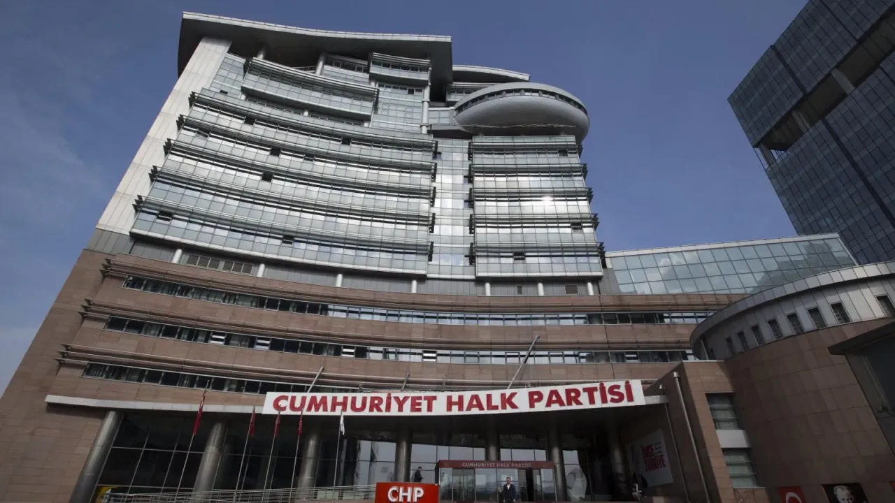 CHP İzmir'den vekil seçilememişti, MYK'da Adıgüzel'in yerine getirilecek!