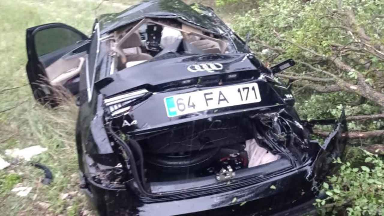 Kütahya'da otomobil ağaca çarptı: 1 ölü, 5 yaralı