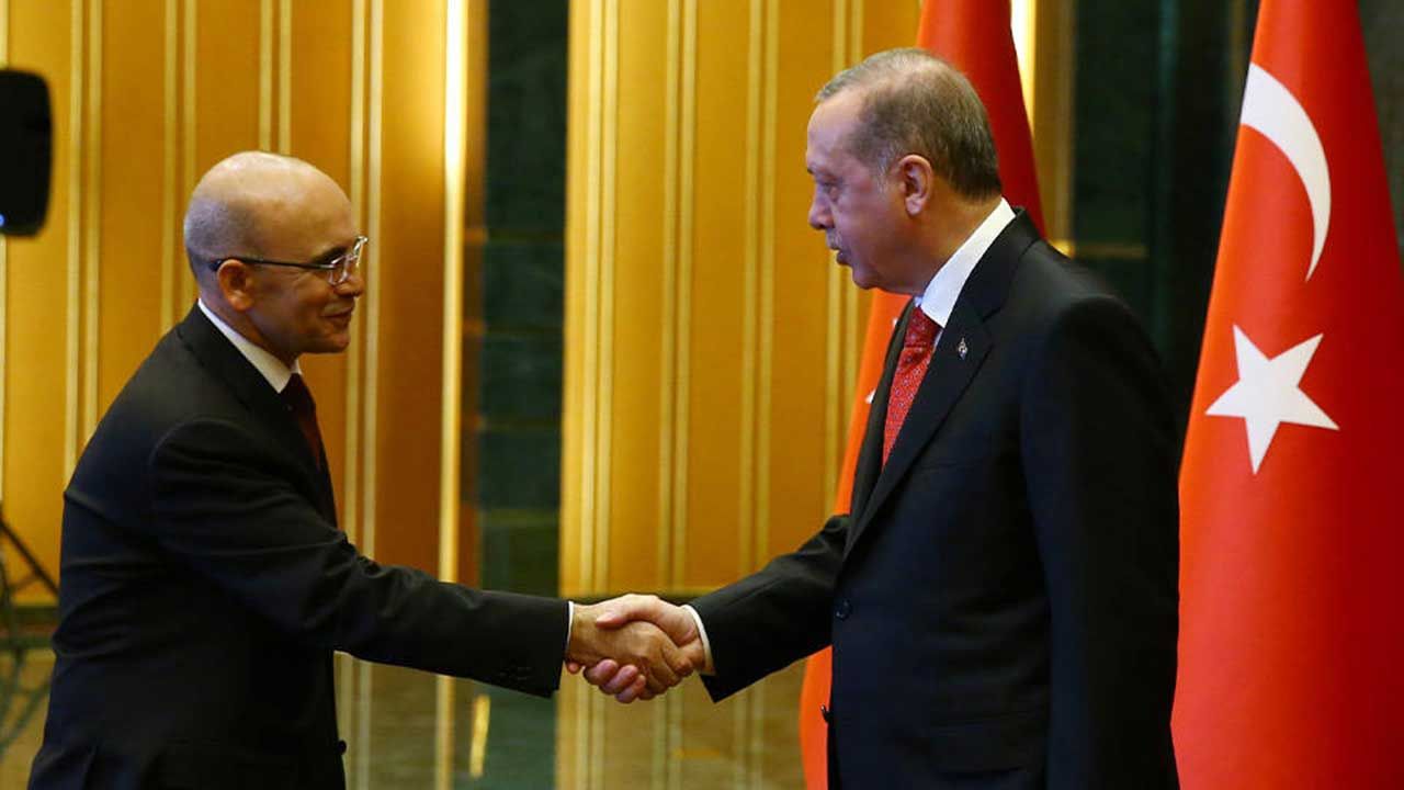 Erdoğan'dan dikkat çeken görüşme! Ekonominin başına Mehmet Şimşek mi geçecek?