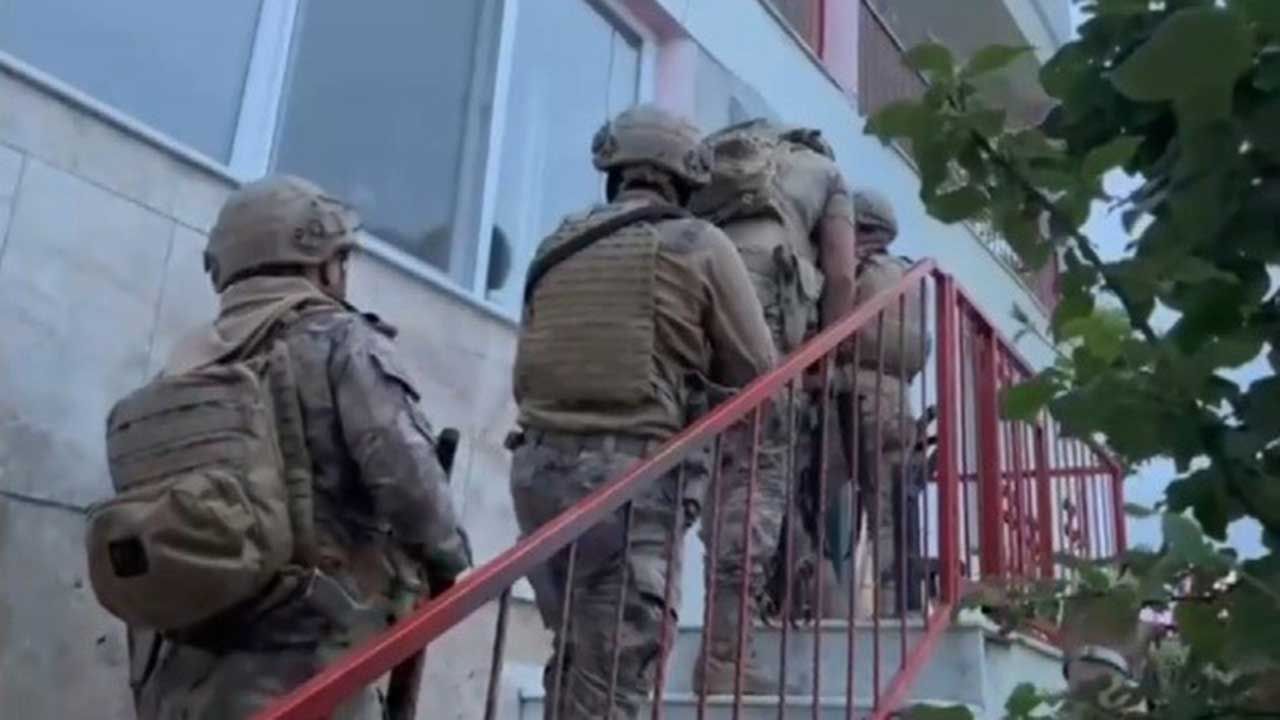 İzmir'in 4 ilçesinde uyuşturucu operasyonu: 52 kişi tutuklandı