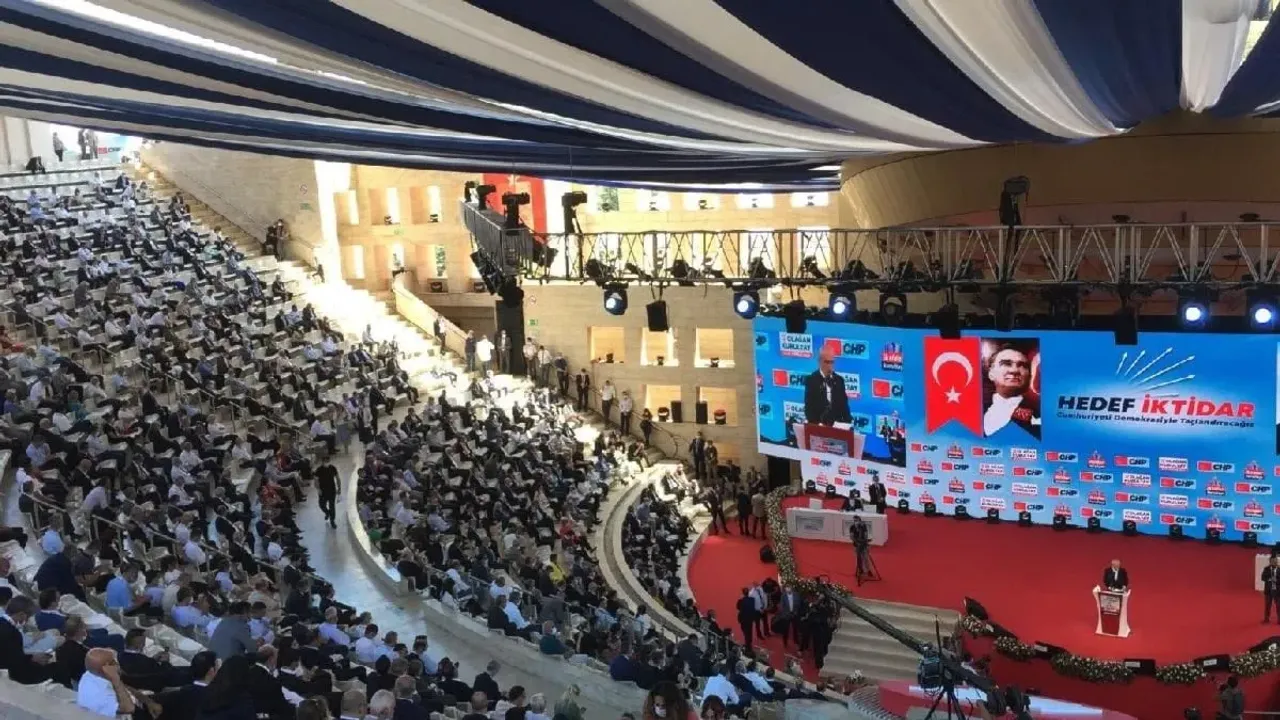 CHP İzmir'in eski başkanlarından değişim ve kurultay mesajları