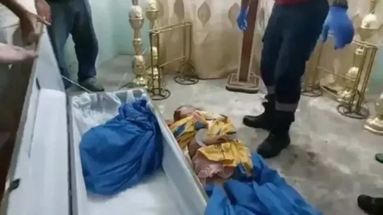 Kendi cenaze töreninde canlanan kadın öldü