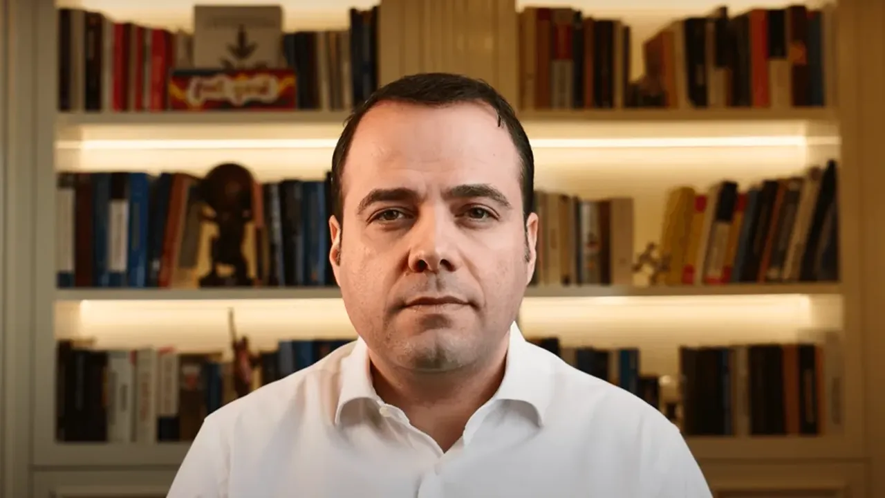 Özgür Demirtaş: Mehmet Şimşek’e hepimiz yardım etmeliyiz