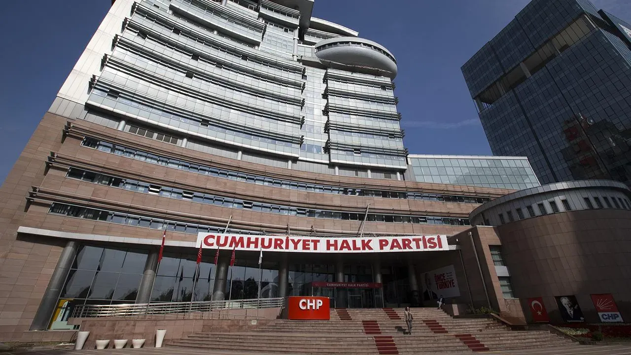 Tüzük değişiyor: CHP'de 'ön seçim' kararı