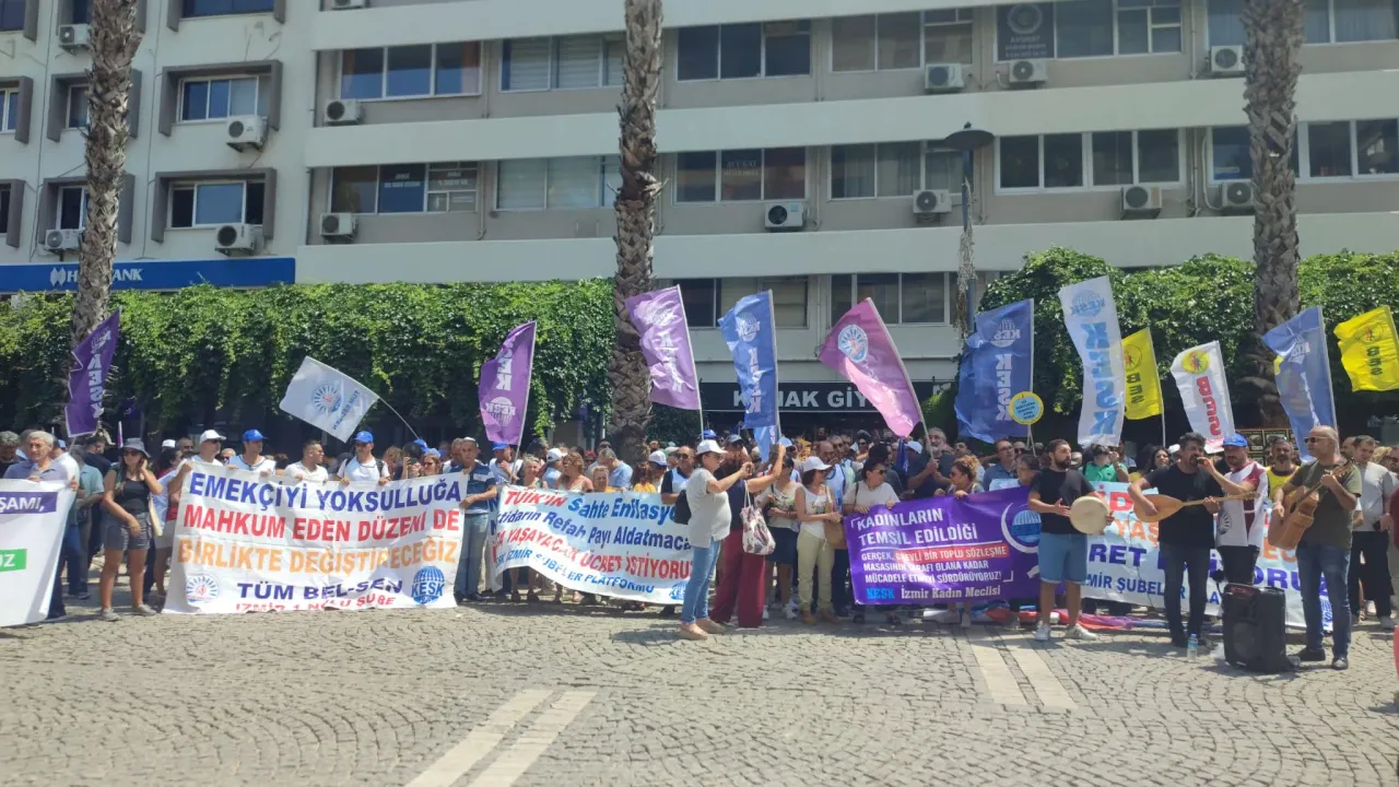 İzmir'de kamu emekçilerinden genel grev çağrısı: Hükümetin TİS teklifi̇ bizim için yok hükmünde!