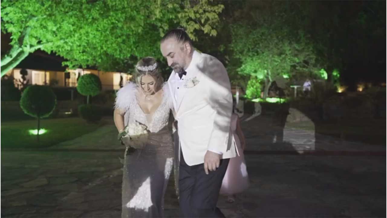 Volkan Konak, evlendikten 31 yıl sonra düğün yaptı