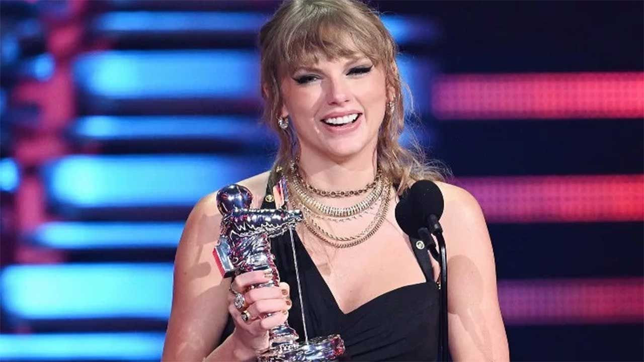MTV Video Müzik Ödülleri'nde Taylor Swift 9 ödül birden aldı