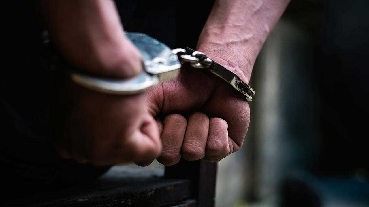İzmir'de uyuşturucu operasyonu: 5 kişi tutuklandı