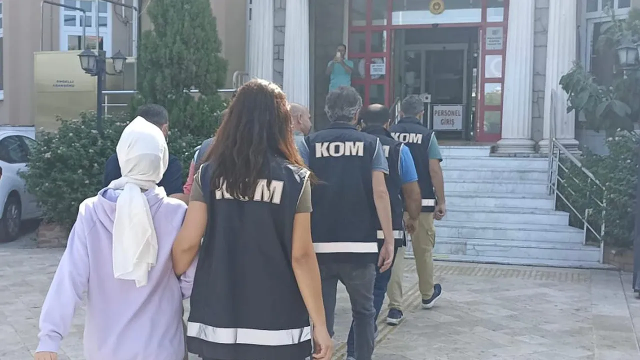Didim'de yurt dışına kaçmaya çalışan 4 FETÖ üyesine tutuklama