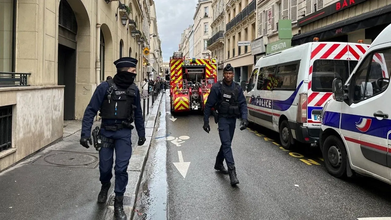 Terör saldırısı bekleniyor | Fransa acil durum ilan etti 