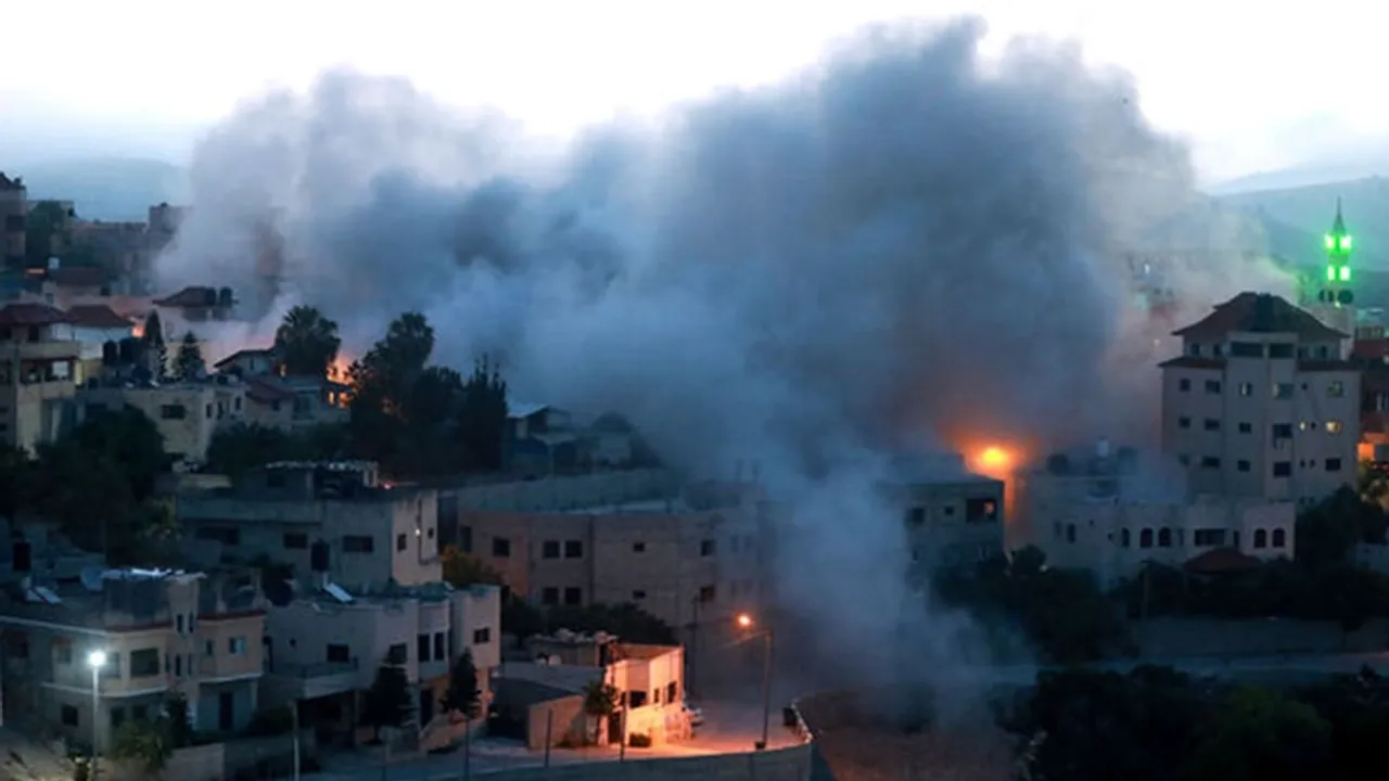 İsrail güçleri Cenin'de 2 hastaneyi kuşattı