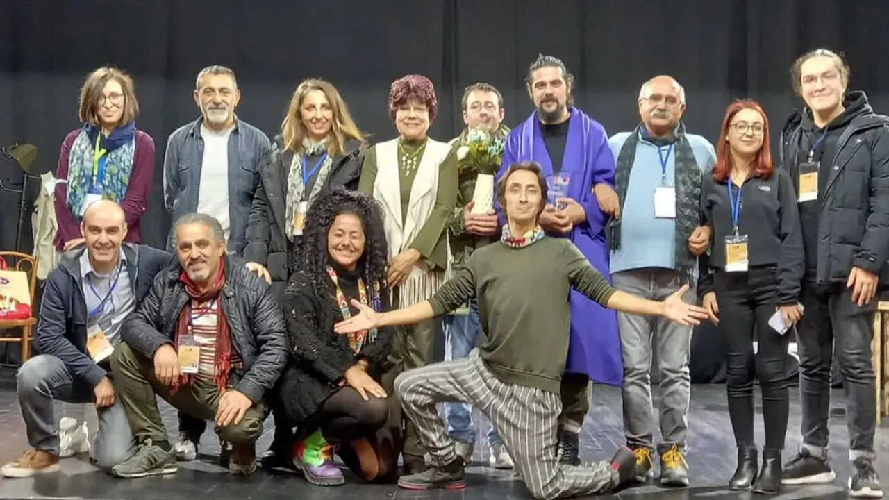 İzmirliler tiyatroya doyacak: Festival başlıyor