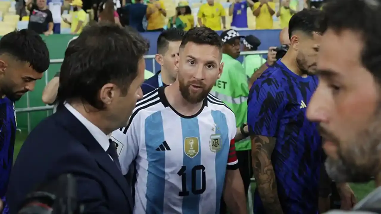 Brezilya-Arjantin maçında olay: Messi takımı sahadan çekti