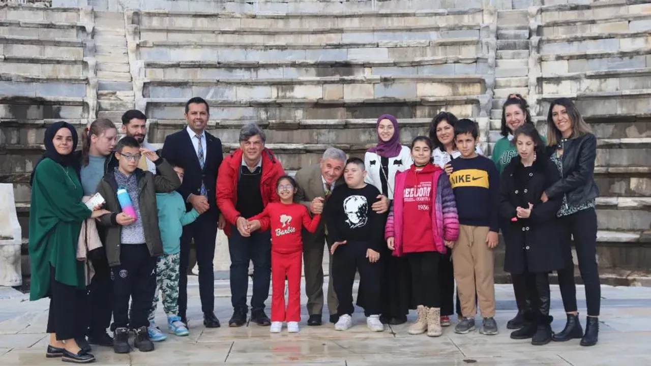 Hem eğleniyor hem öğreniyorlar: Metropolis’te Zaman Yolculuğu