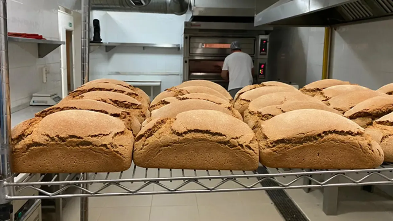 İzmir'de unutulmaya yüz tutmuş lezzet: Ata ekmeği sofralara döndü