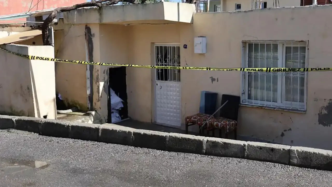 İzmir'de dehşet: Zorla girdiği evde küçük kızı öldürdü, annesini yaraladı