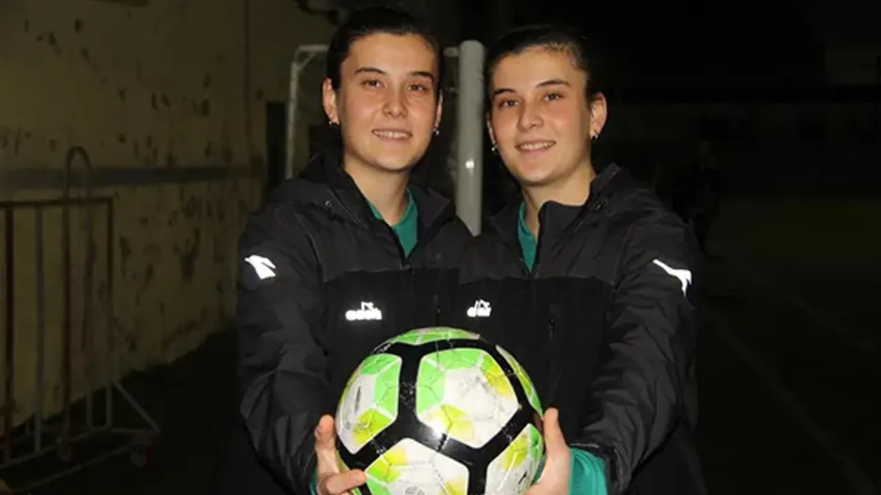 Tek yumurta ikizi kadın futbolcular: Attığı goller bile karıştırılıyor