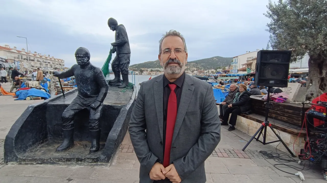 Foça'da bağımsız aday Ahmet Gültekin: Talanı durdurmaya geliyorum