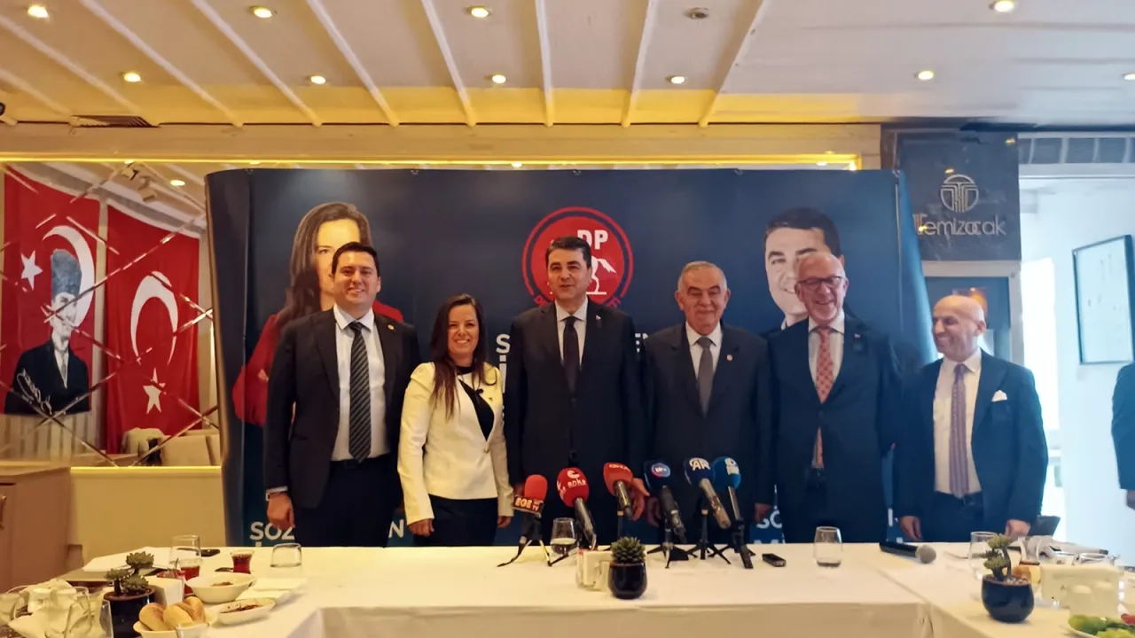 İzmir'e kadın aday: Demokrat Parti başkan adayını açıkladı