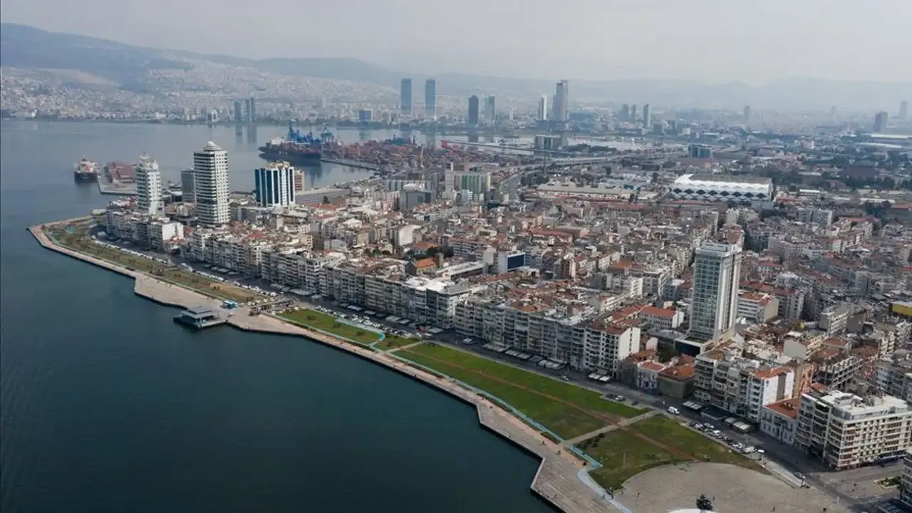 İzmir'in nüfusu açıklandı: Nüfus yoğunluğu yüksek