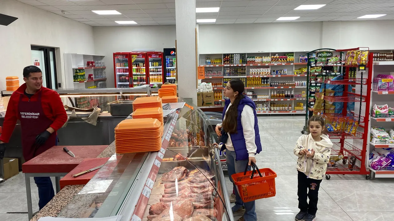 Seferihisar'da Ramazan bereketi: Et ürünlerinde büyük indirim!
