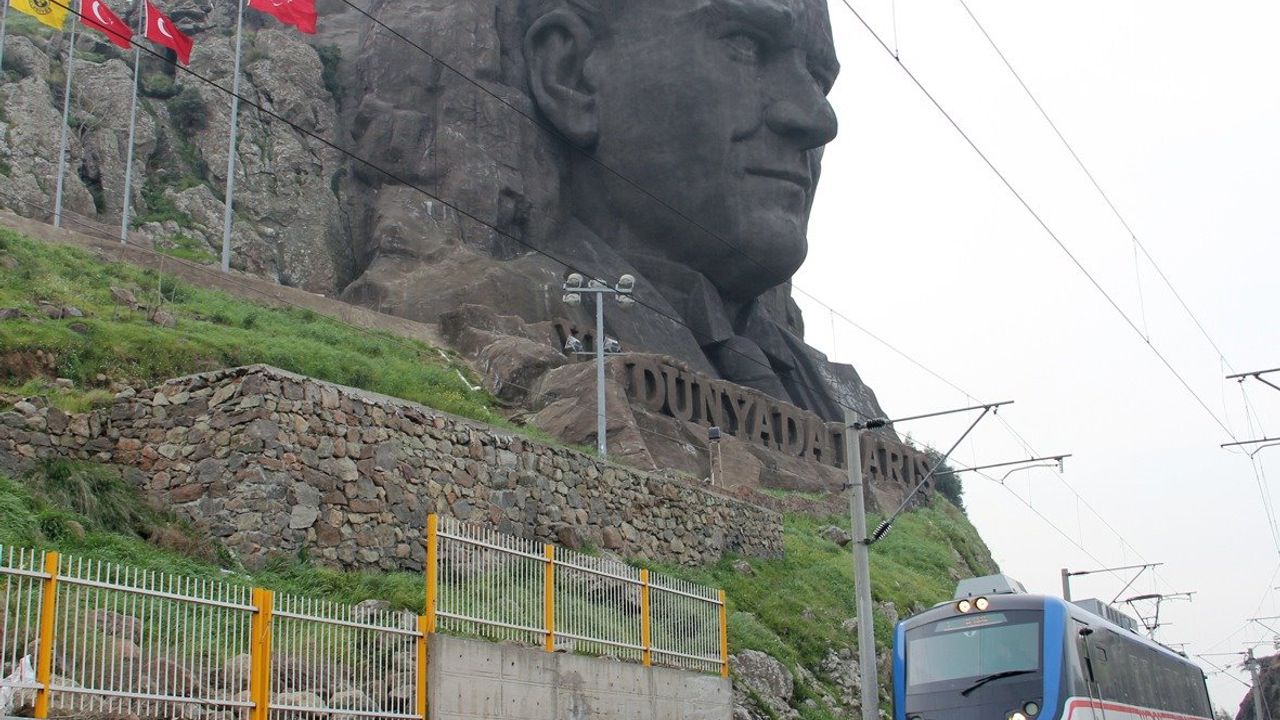 29 Ekim Cumhuriyet Bayramı’nda İZBAN Ücretsiz! Resmi Gazete’de yayımlandı