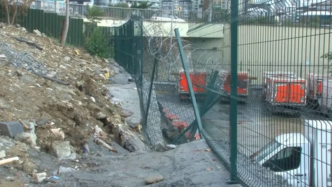 İstanbul'da korku dolu anlar: İstinat duvarı çöktü