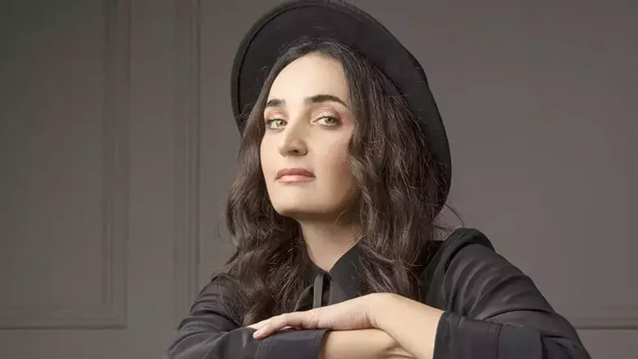 Ünlü oyuncu Japonya’daki ilk kadın samuray okuluna kabul edildi