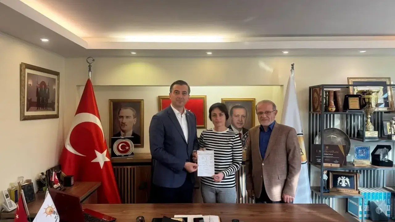 Ayşe Barım'ın sağ kolu Gülsün Işıklı AKP üyesi oldu!