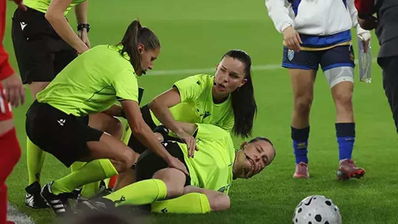 A Milli takımın maçında şok anlar: Hakem fenalaştı