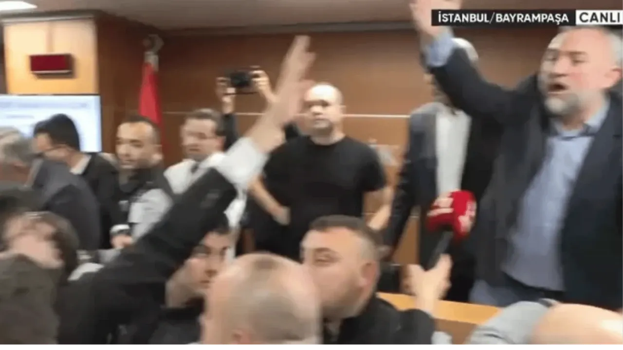 Bayrampaşa Meclisi’nde tansiyon yükseldi