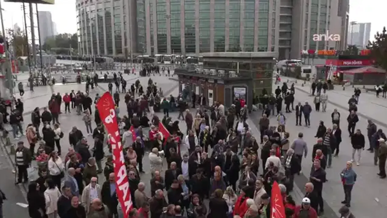 İstanbul Valiliği'nden yasak gelmişti: Çağlayan Adliyesi'nde kalabalık büyüyor!