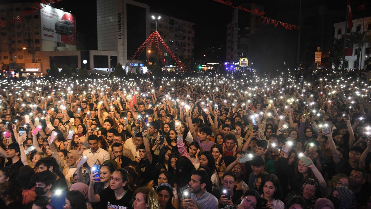 Bornova’da Cumhuriyet Bayramı’na görkemli kutlama